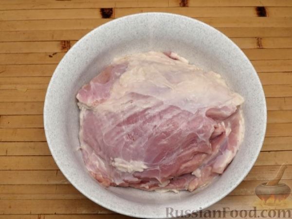 Домашняя буженина из свинины в кефире, пряном рассоле и чесночном соусе