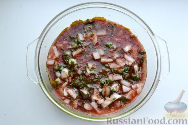 Долма с рыбным фаршем и гречкой, в томатном соусе